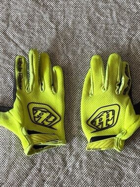 Troy Lee Designs Kids High-Visibility Yellow Mittens